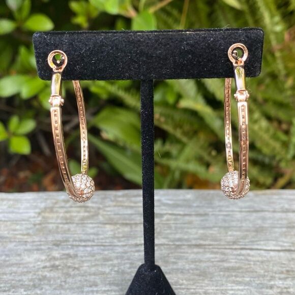 NWOT New Lisa Freede Rose Gold Disco Ball Hoop CZ Pave Set Earrings 1-3/4" - Picture 5 of 5